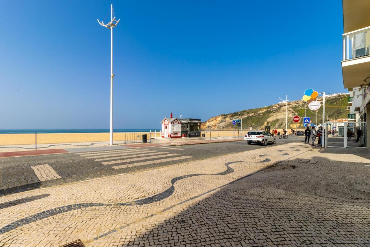 Carol Beach House Nazaré Exterior foto
