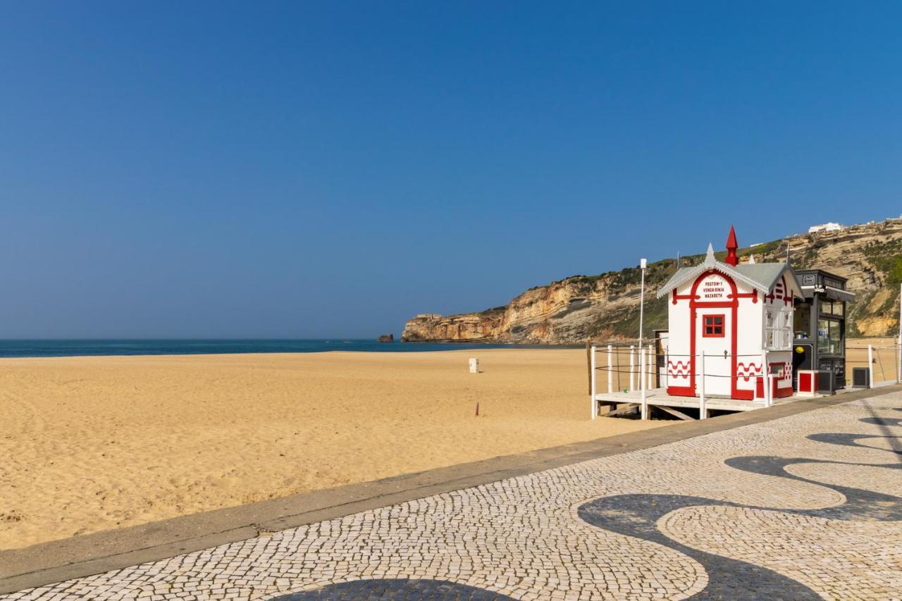 Carol Beach House Nazaré Exterior foto