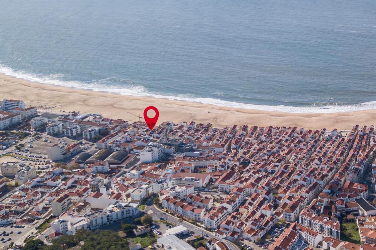 Carol Beach House Nazaré Exterior foto