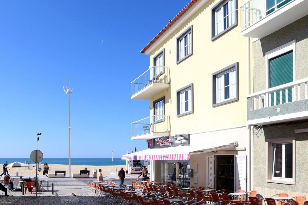 Carol Beach House Nazaré Exterior foto